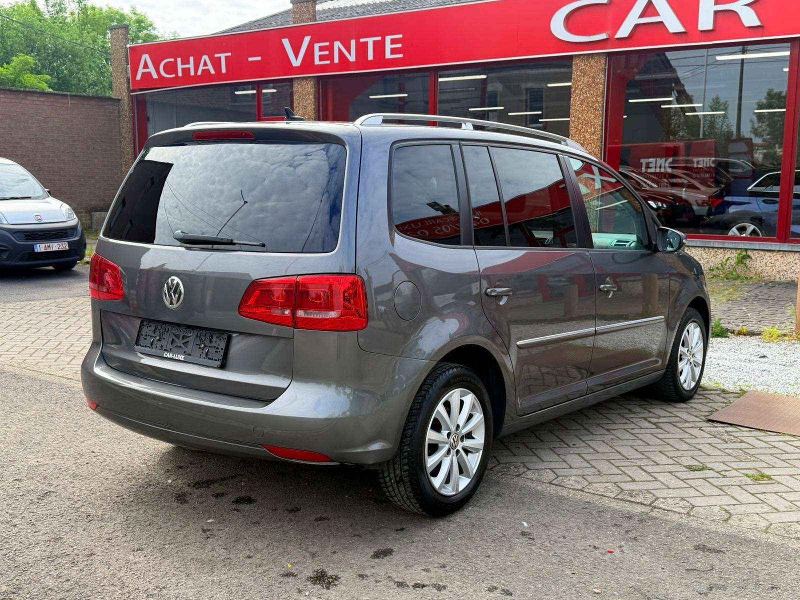 Volkswagen Touran 1.6 TDI 1O5CV BOITE AUTO CUIR