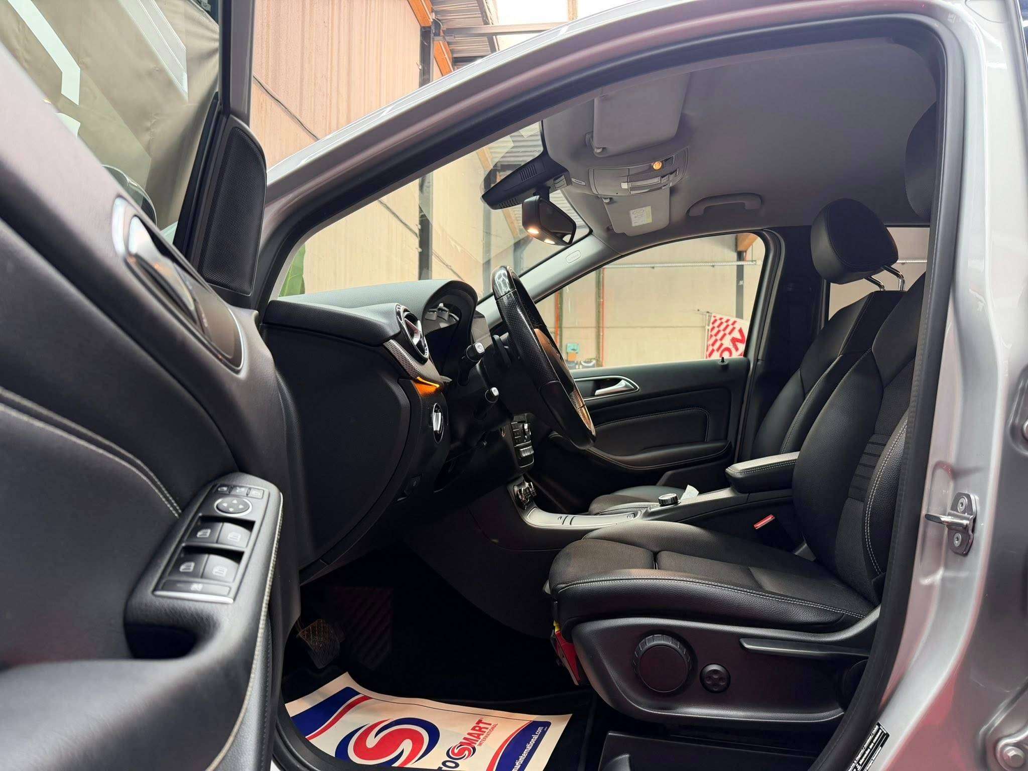 Mercedes-Benz B 180 B 180 Business Solution