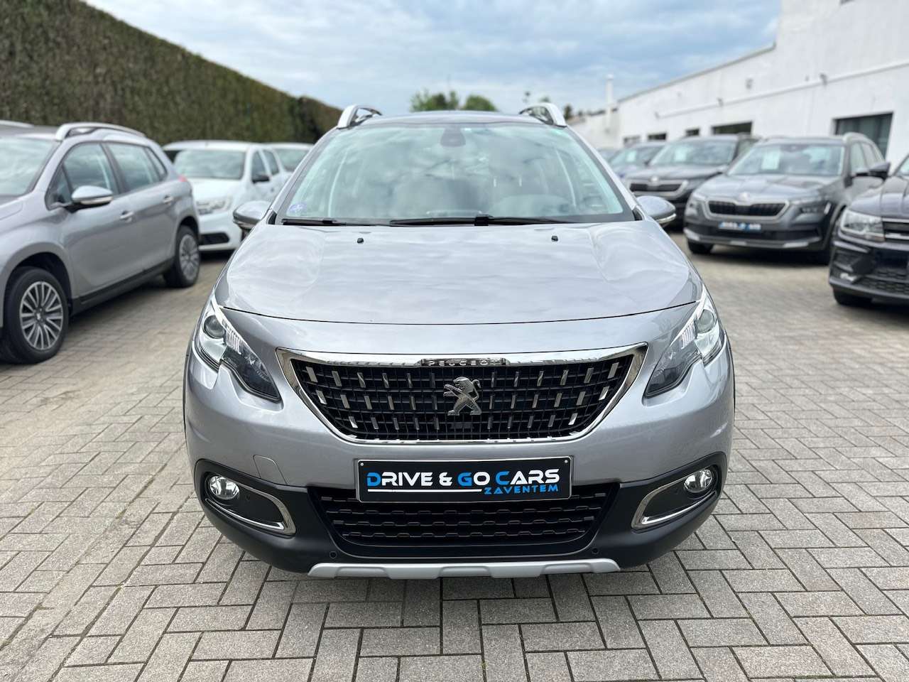 Peugeot 2008 1.2 Benzine Allure S ** 1 JAAR GARANTIE ** !!