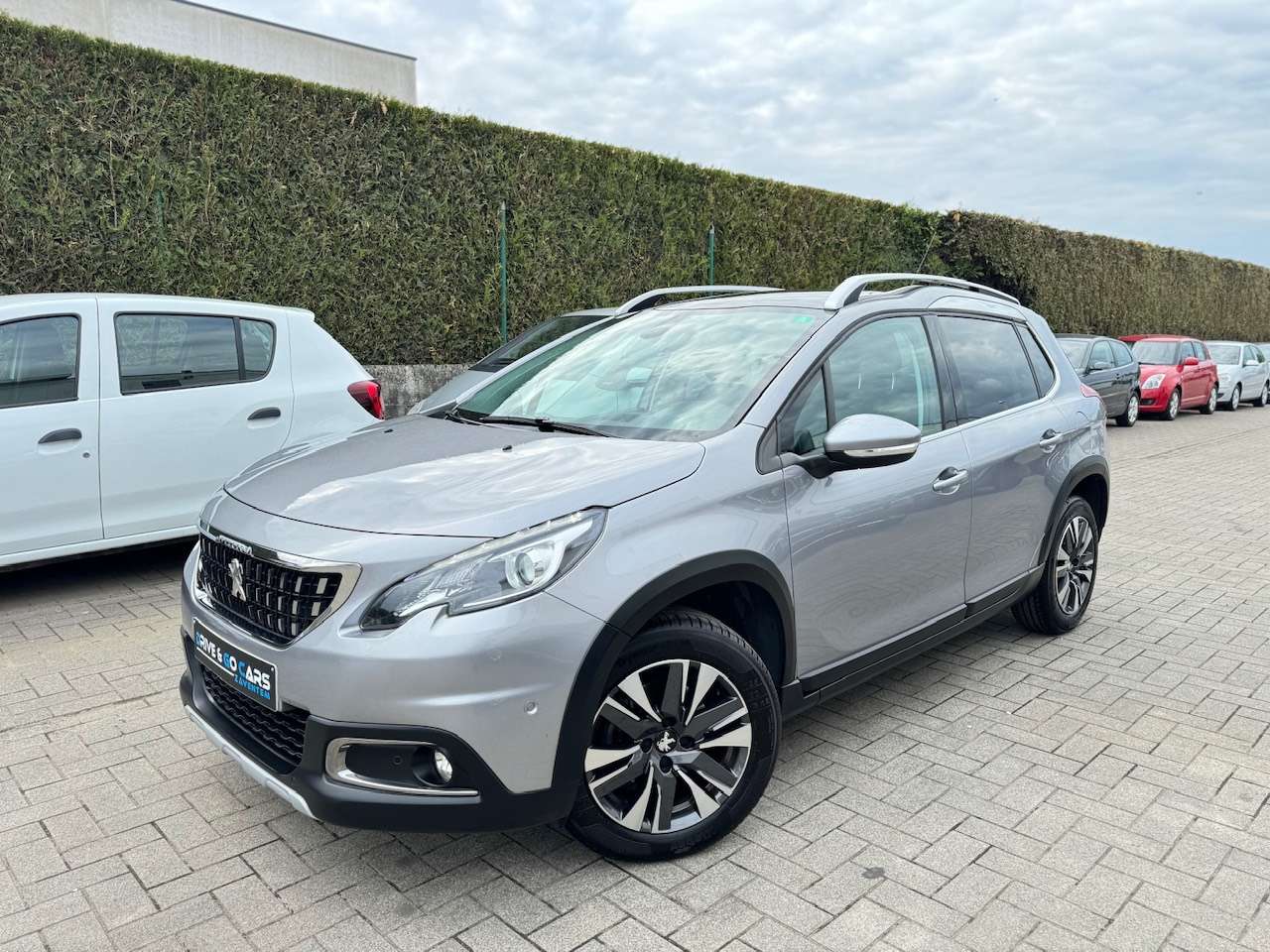Peugeot 2008 1.2 Benzine Allure S ** 1 JAAR GARANTIE ** !!