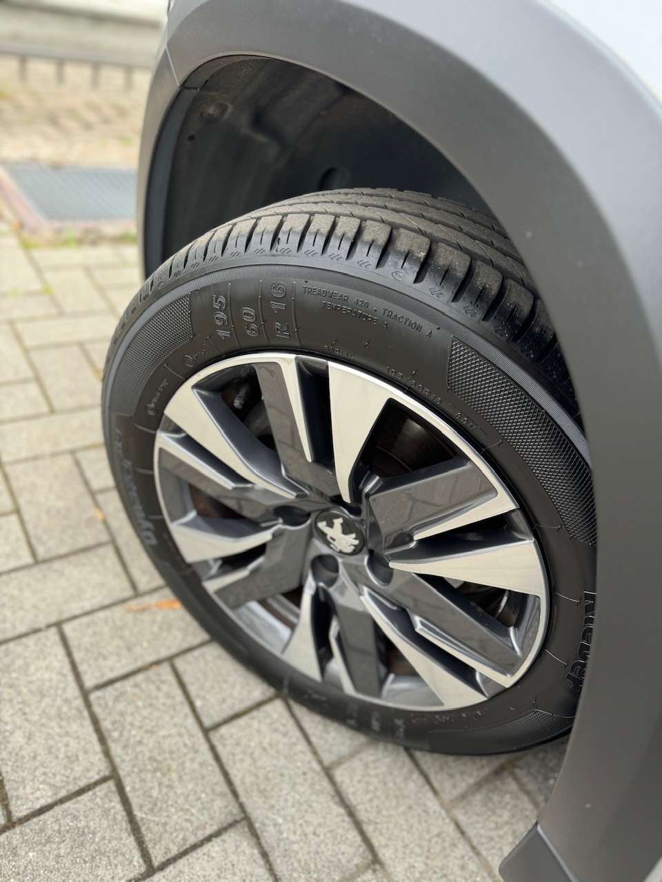 Peugeot 2008 1.2 Benzine Allure S ** 1 JAAR GARANTIE ** !!