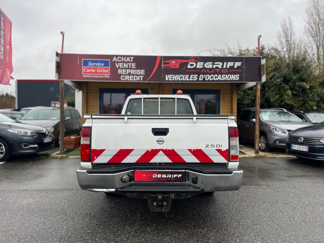 Nissan Navara 2.5 dCi 144 ch King Cab Sport 4x2
