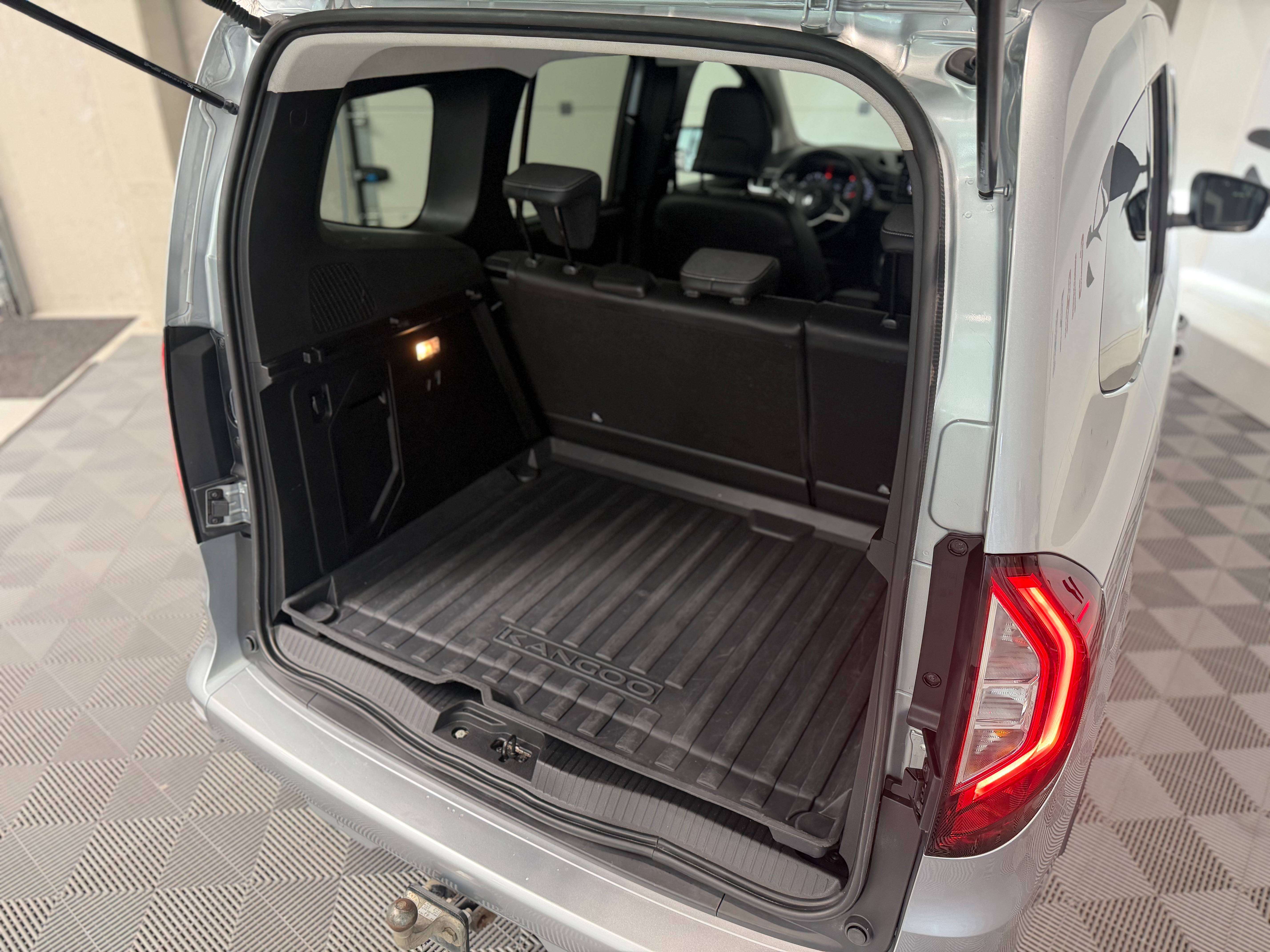 Renault Kangoo 1.5 BluedCi, Intens, Car-Play, GPS, Camera de recul,