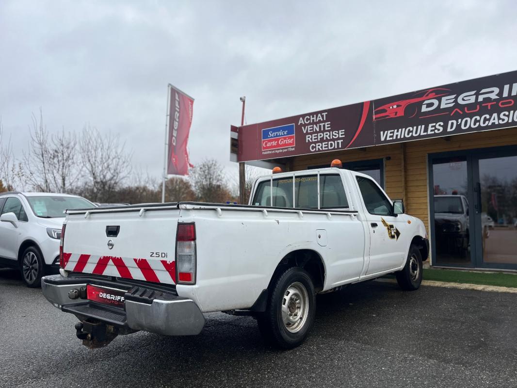 Nissan Navara 2.5 dCi 144 ch King Cab Sport 4x2