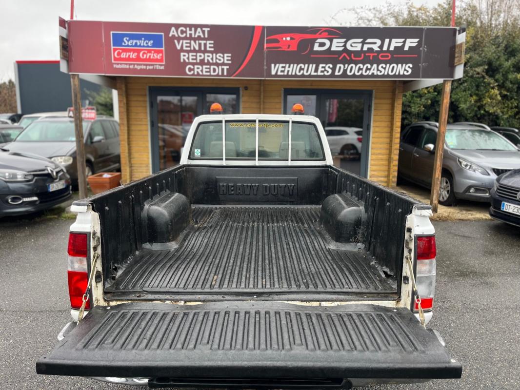 Nissan Navara 2.5 dCi 144 ch King Cab Sport 4x2