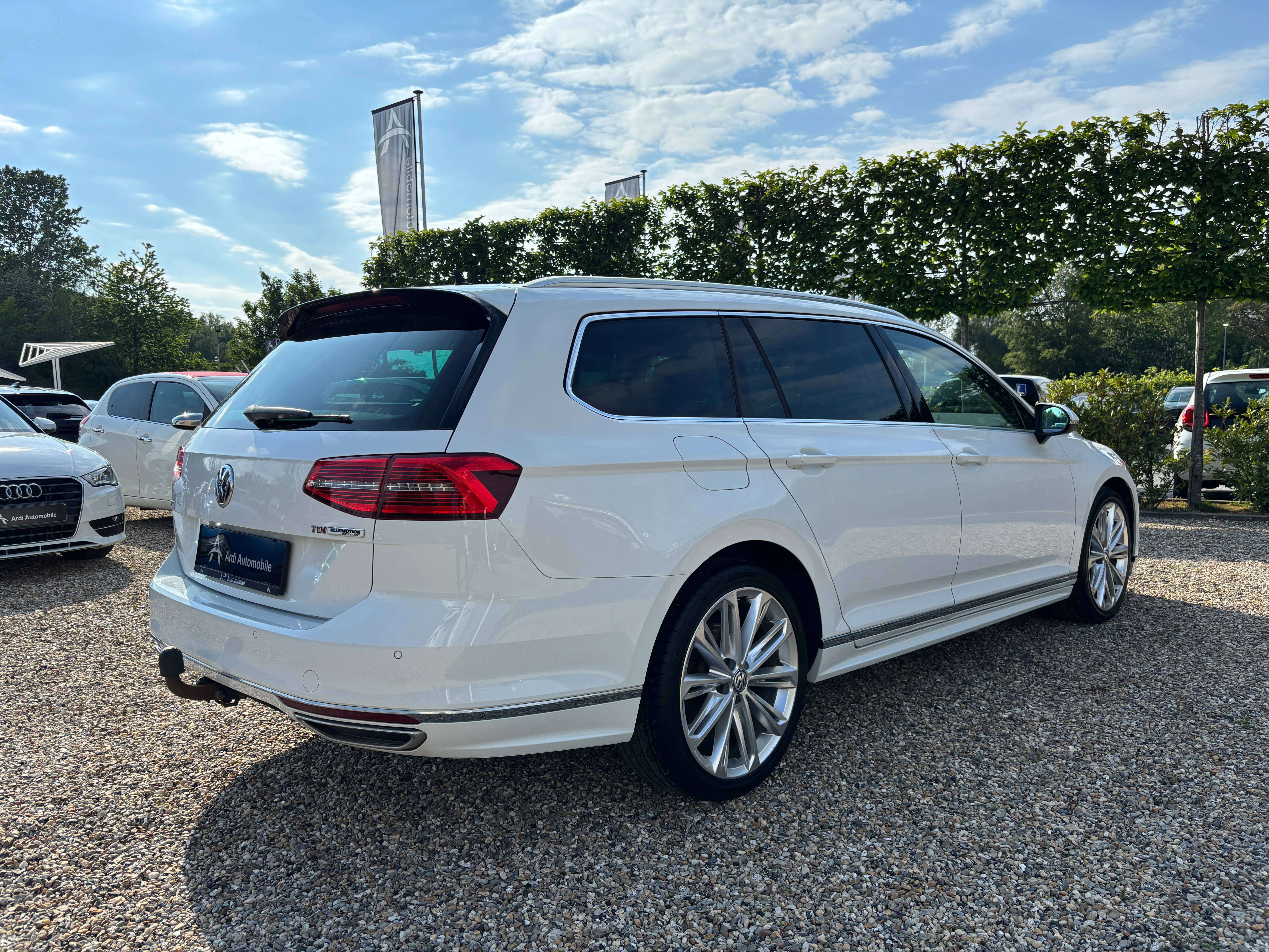 Volkswagen Passat 1.6 TDi *R Line*CARPLAY*SIEGE+VOLANT CHAUFF*GARANTIE*