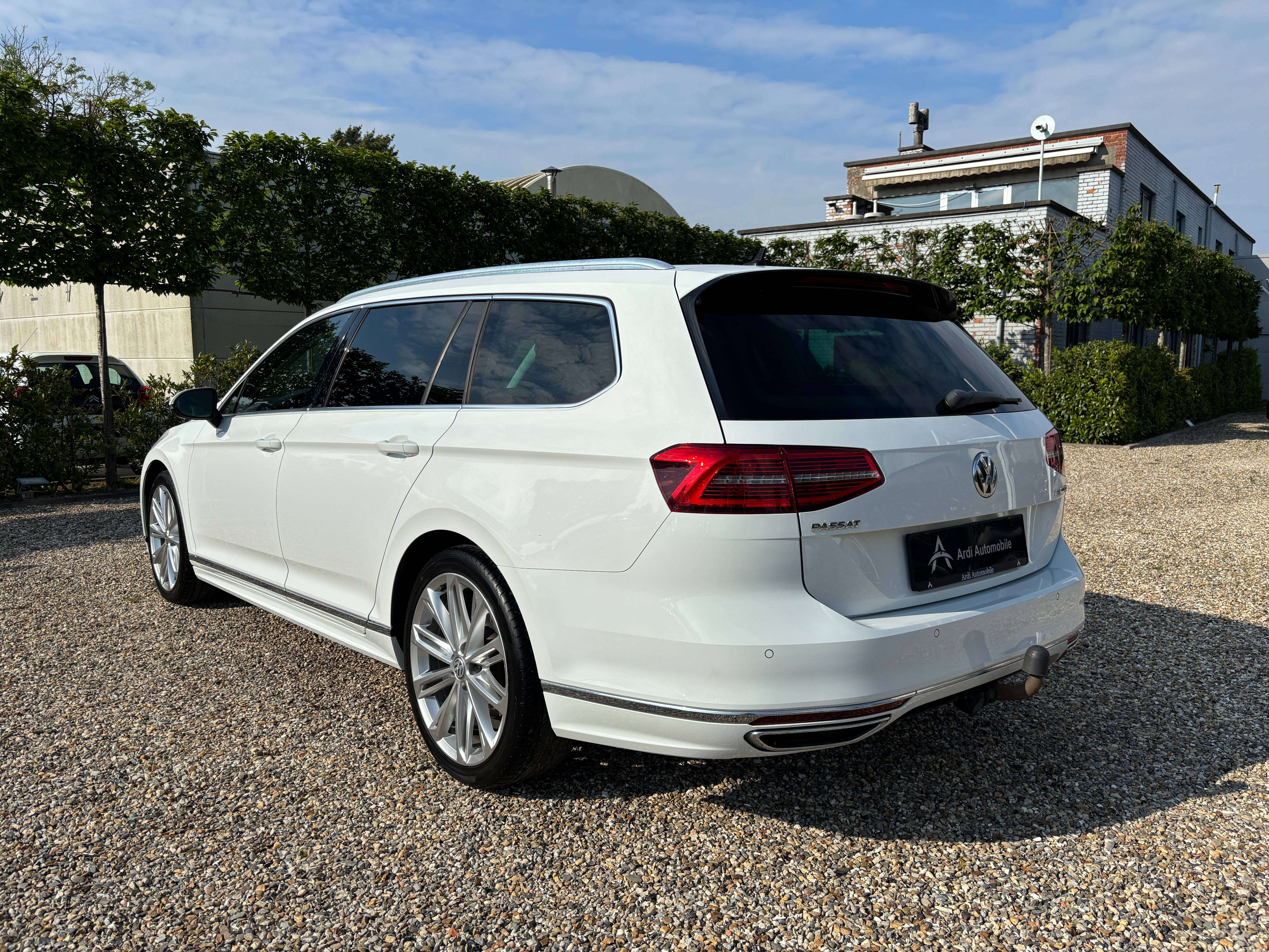 Volkswagen Passat 1.6 TDi *R Line*CARPLAY*SIEGE+VOLANT CHAUFF*GARANTIE*