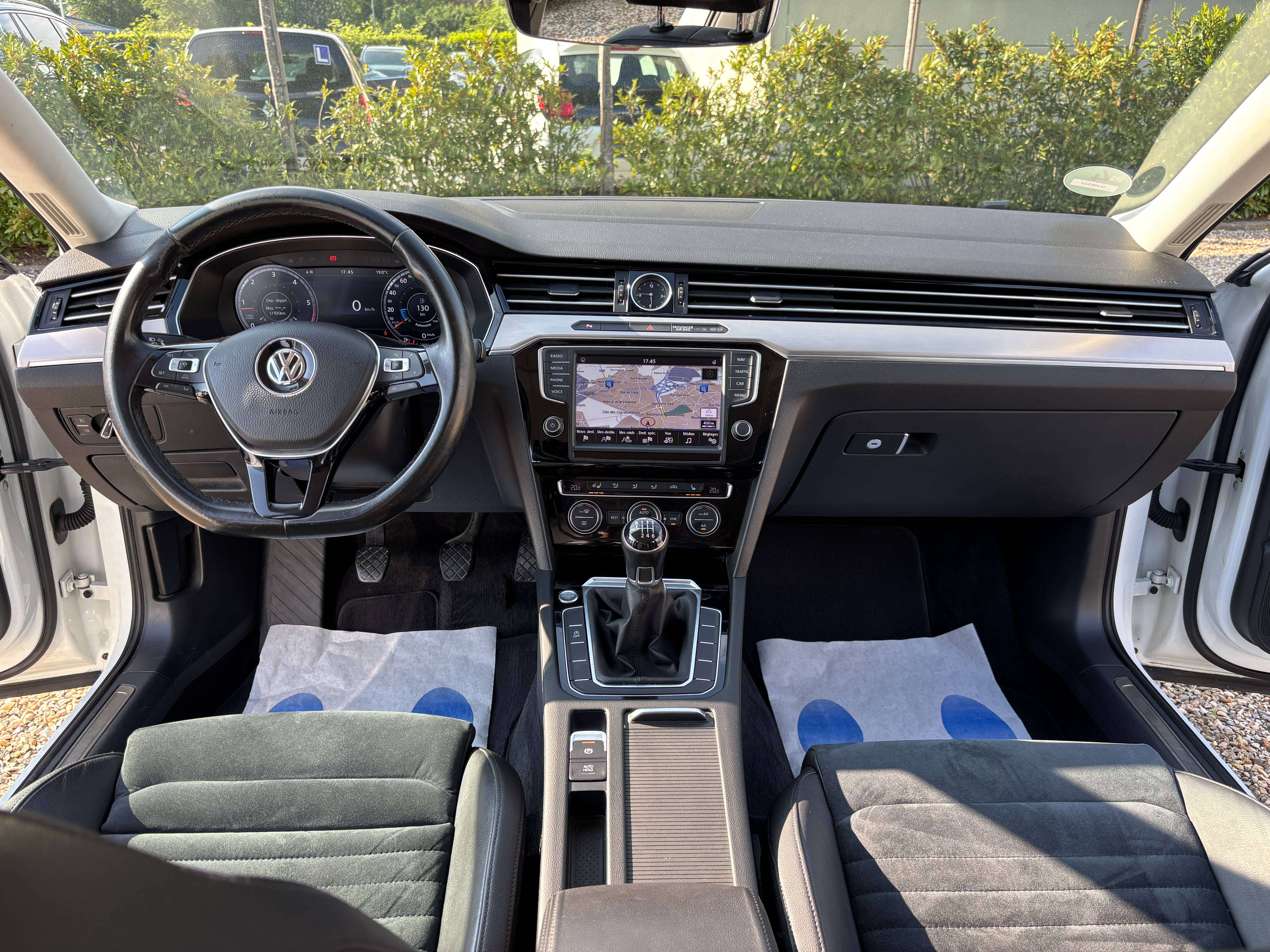Volkswagen Passat 1.6 TDi *R Line*CARPLAY*SIEGE+VOLANT CHAUFF*GARANTIE*