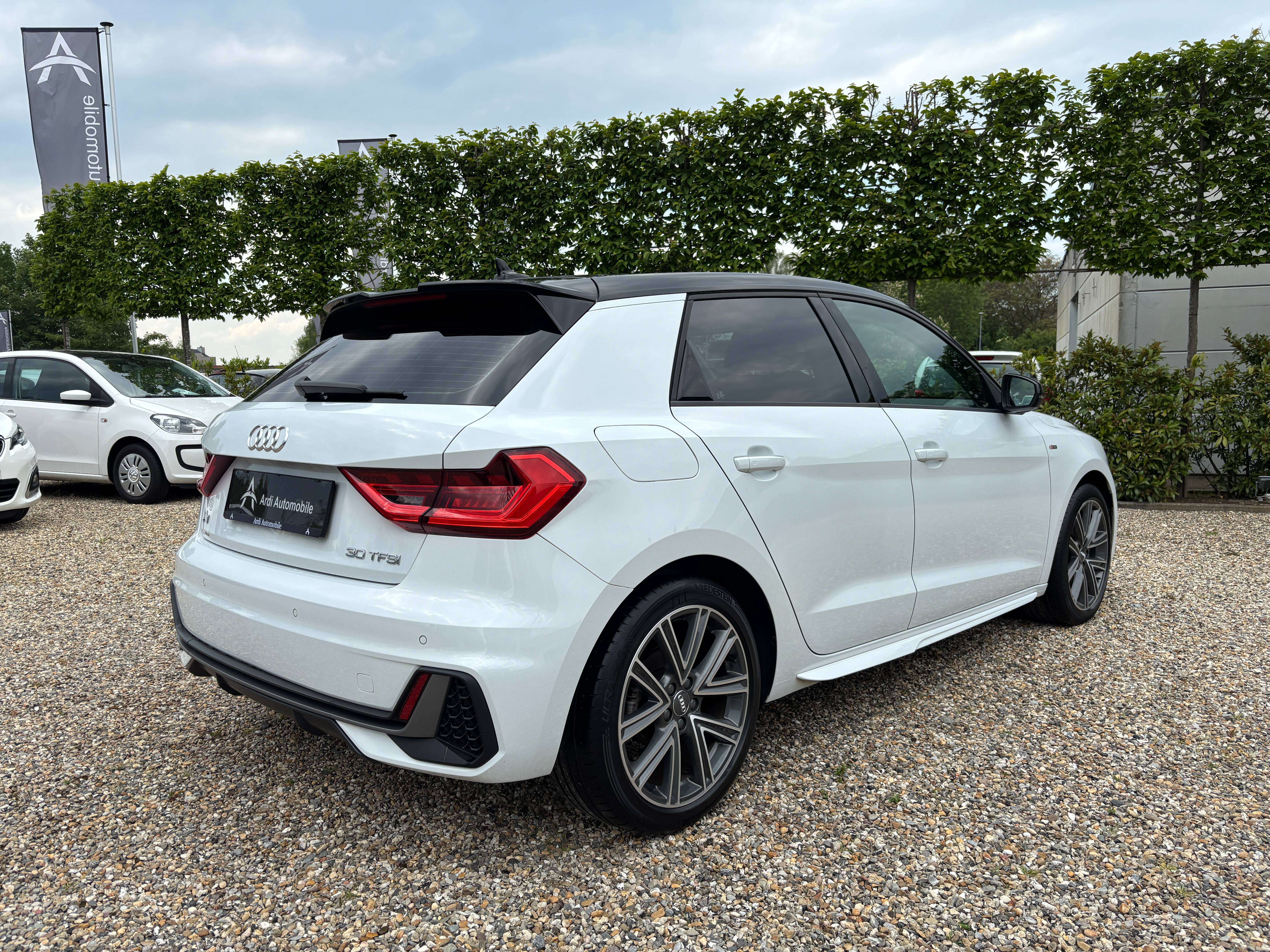 Audi A1 Sportback 1.0 TFSI *S Line*CARPLAY*CAPTEUR AV+AR*GARANTIE*