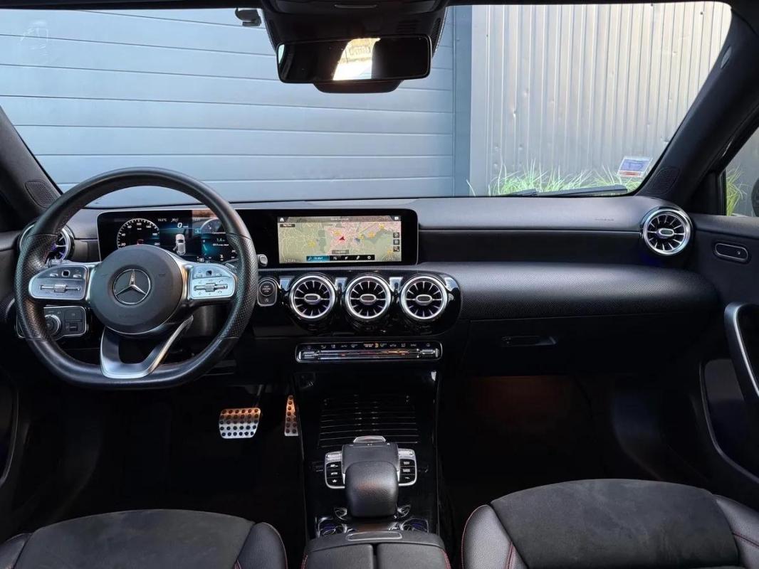 Mercedes-Benz Classe A 180d AMG Line 116ch DCT-7 / LED intérieur CarPlay