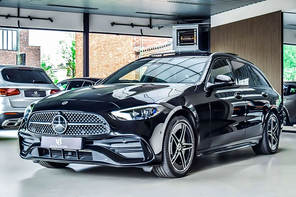 Mercedes-Benz C 300 e PHEV AMG-Line 04/2022 - Full Option!!