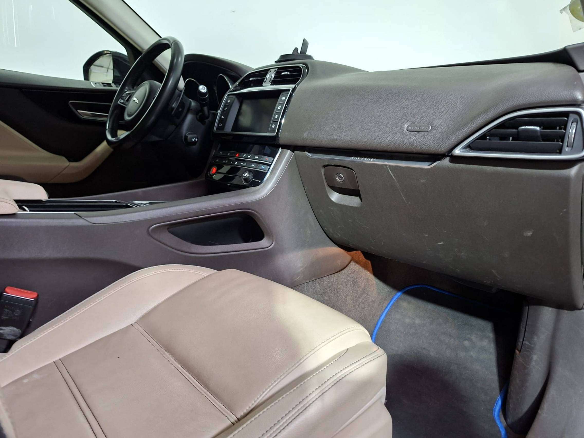 Jaguar F-Pace PANO DAK I AUTOMAAT I ZETEL VERWARMING I STARTSTOP