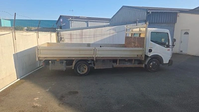 Renault Maxity 2,5 dci 145 cv Benne