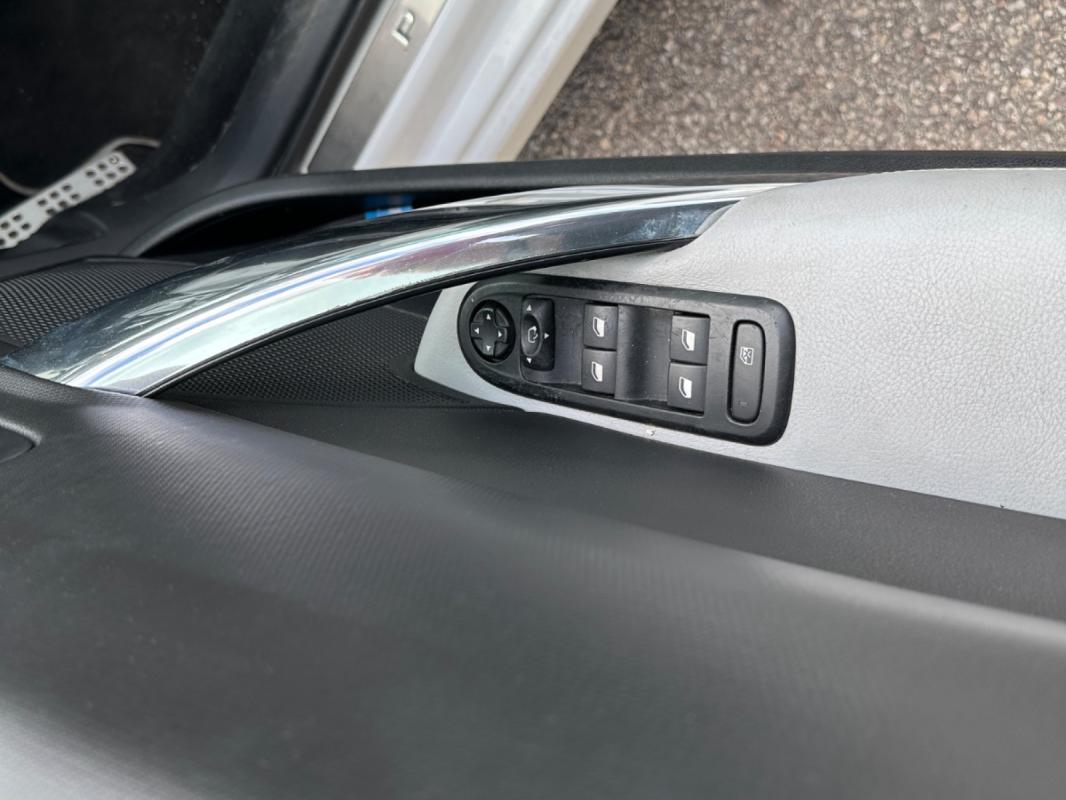 Peugeot 308 2.0 HDi 160ch FAP Roland Garros A