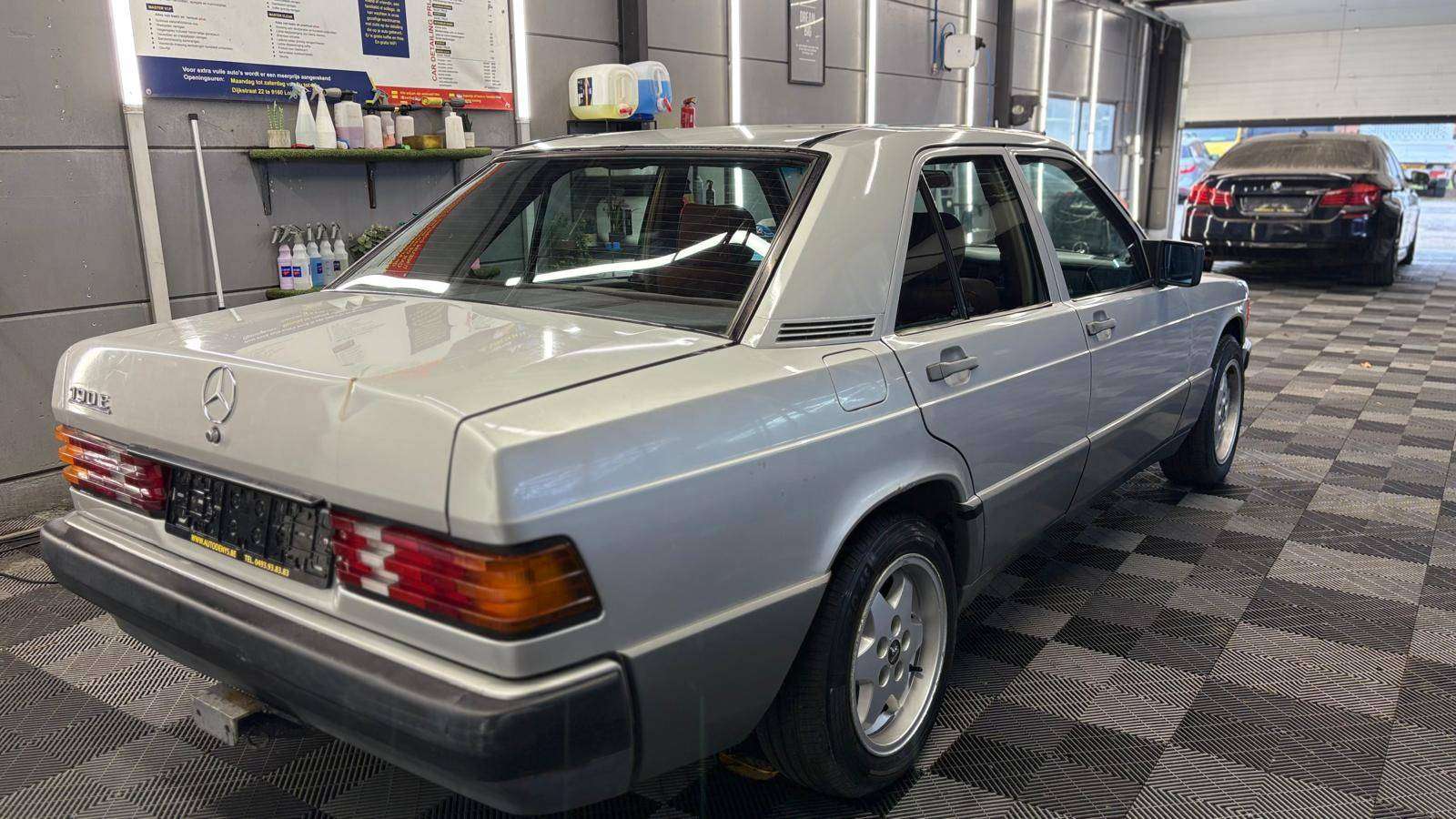 Mercedes-Benz 190 Benzine AUTOMATIQUE bj. 1988 178000km Oldtimer