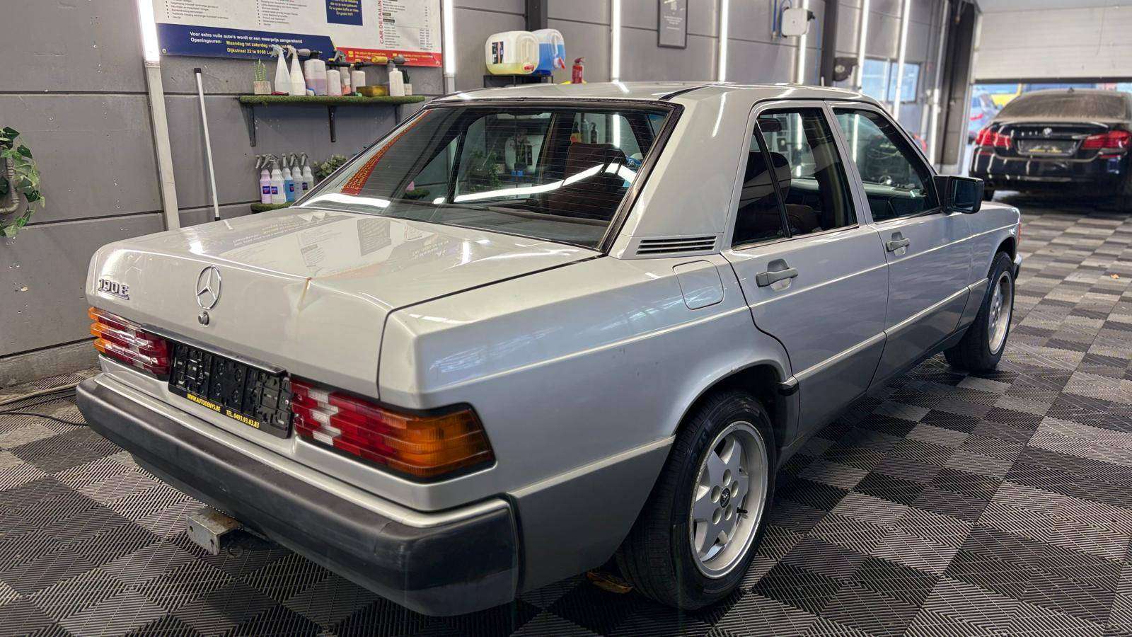 Mercedes-Benz 190 Benzine AUTOMATIQUE bj. 1988 178000km Oldtimer