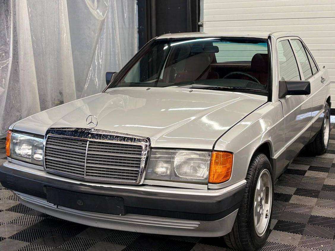 Mercedes-Benz 190 Benzine AUTOMATIQUE bj. 1988 178000km Oldtimer