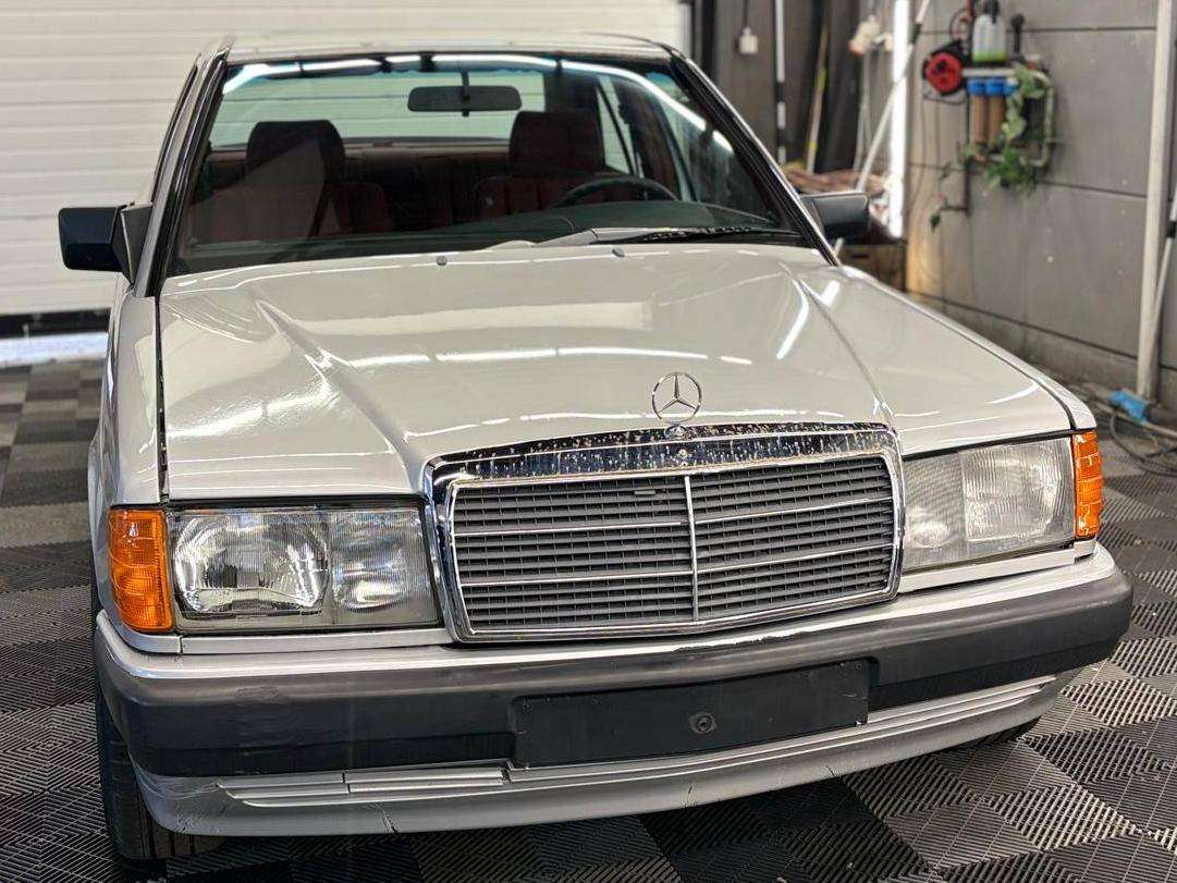 Mercedes-Benz 190 Benzine AUTOMATIQUE bj. 1988 178000km Oldtimer