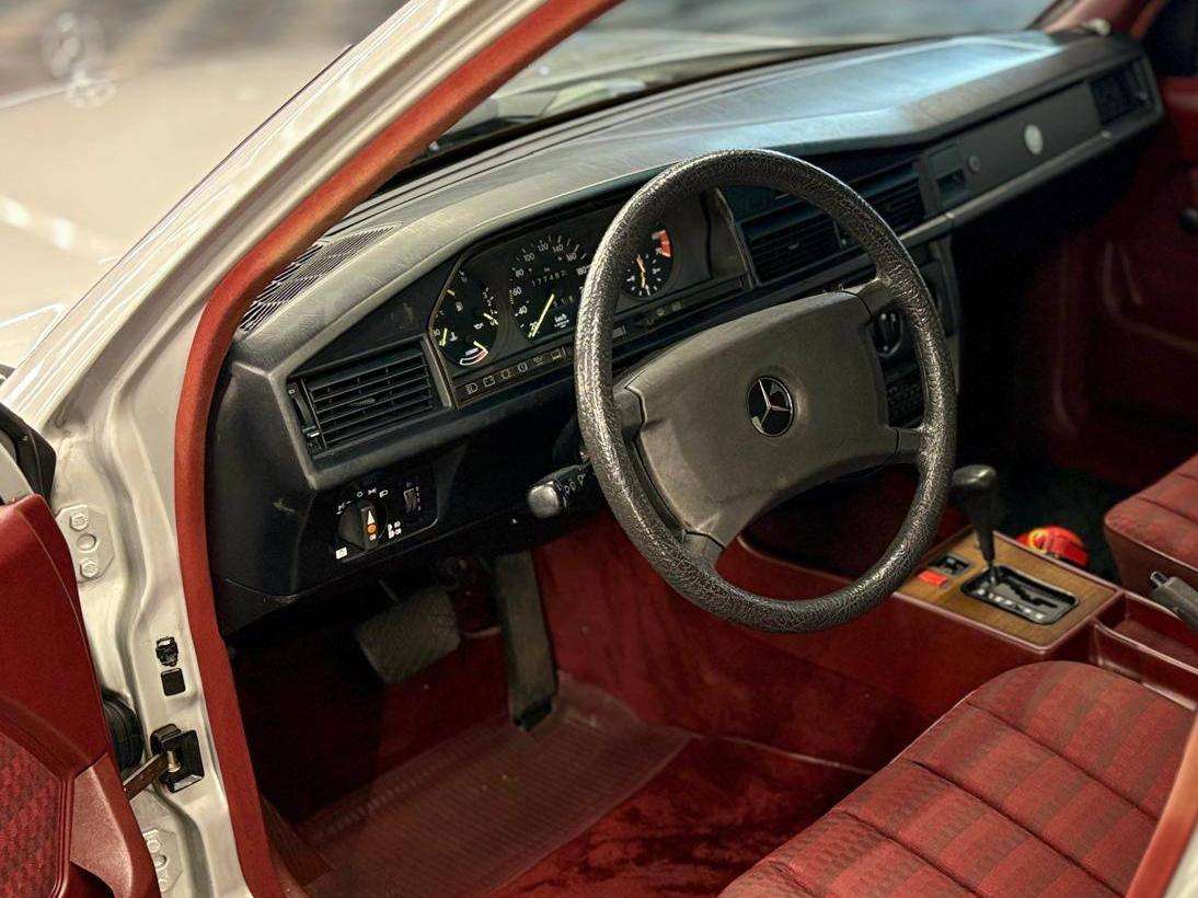 Mercedes-Benz 190 Benzine AUTOMATIQUE bj. 1988 178000km Oldtimer