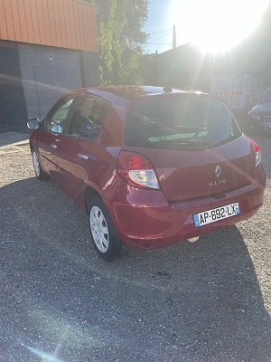Renault Clio III (2) 1.5 DCI 85 DYNAMIQUE TOMTOM QUICKSHIFT 5P