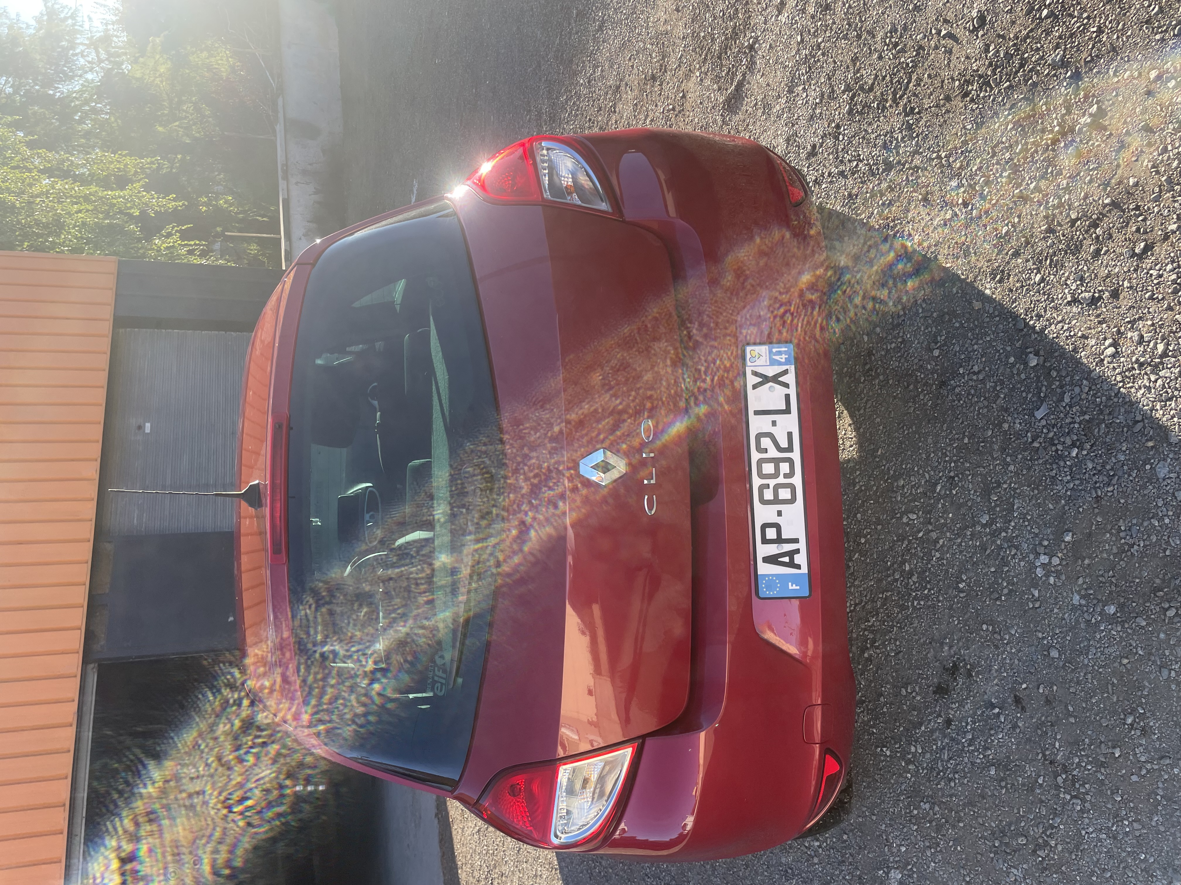 Renault Clio III (2) 1.5 DCI 85 DYNAMIQUE TOMTOM QUICKSHIFT 5P