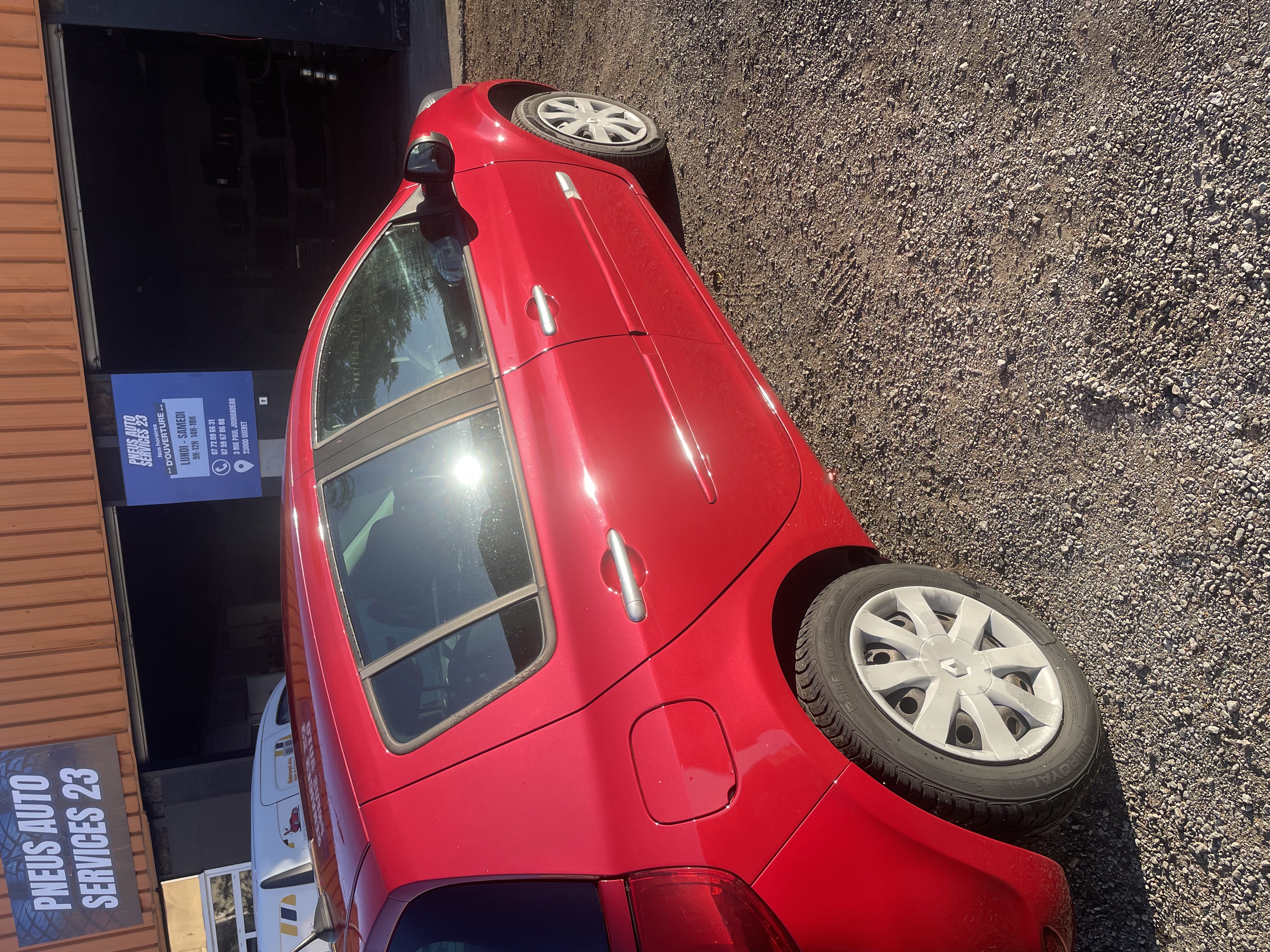 Renault Clio III (2) 1.5 DCI 85 DYNAMIQUE TOMTOM QUICKSHIFT 5P