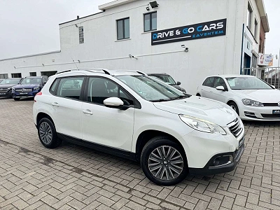 Peugeot 2008 1.2 Benzine Automaat – GPS – Parkeersensoren