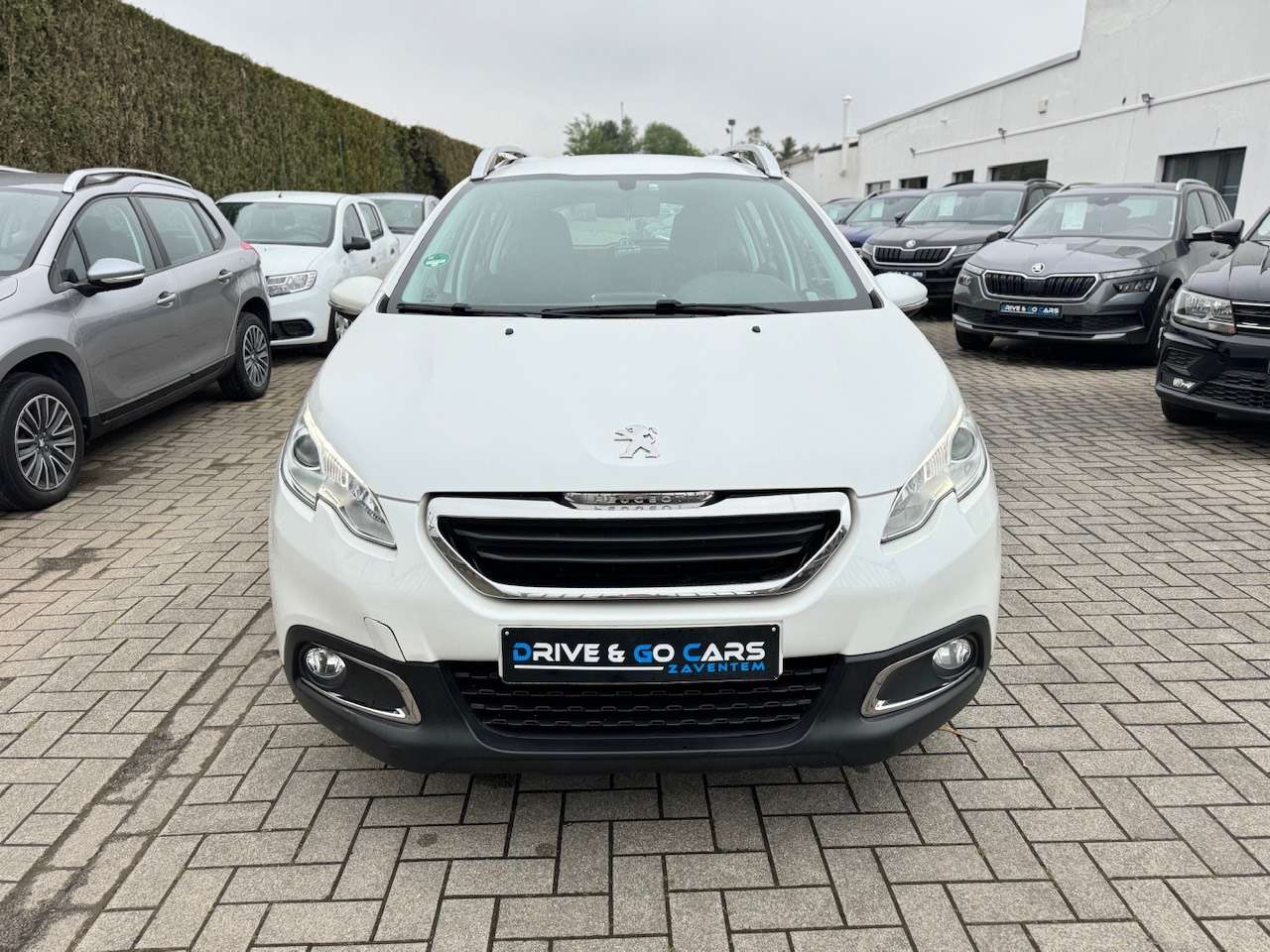Peugeot 2008 1.2 Benzine Automaat – GPS – Parkeersensoren