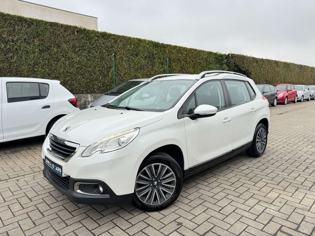 Peugeot 2008 1.2 Benzine Automaat – GPS – Parkeersensoren