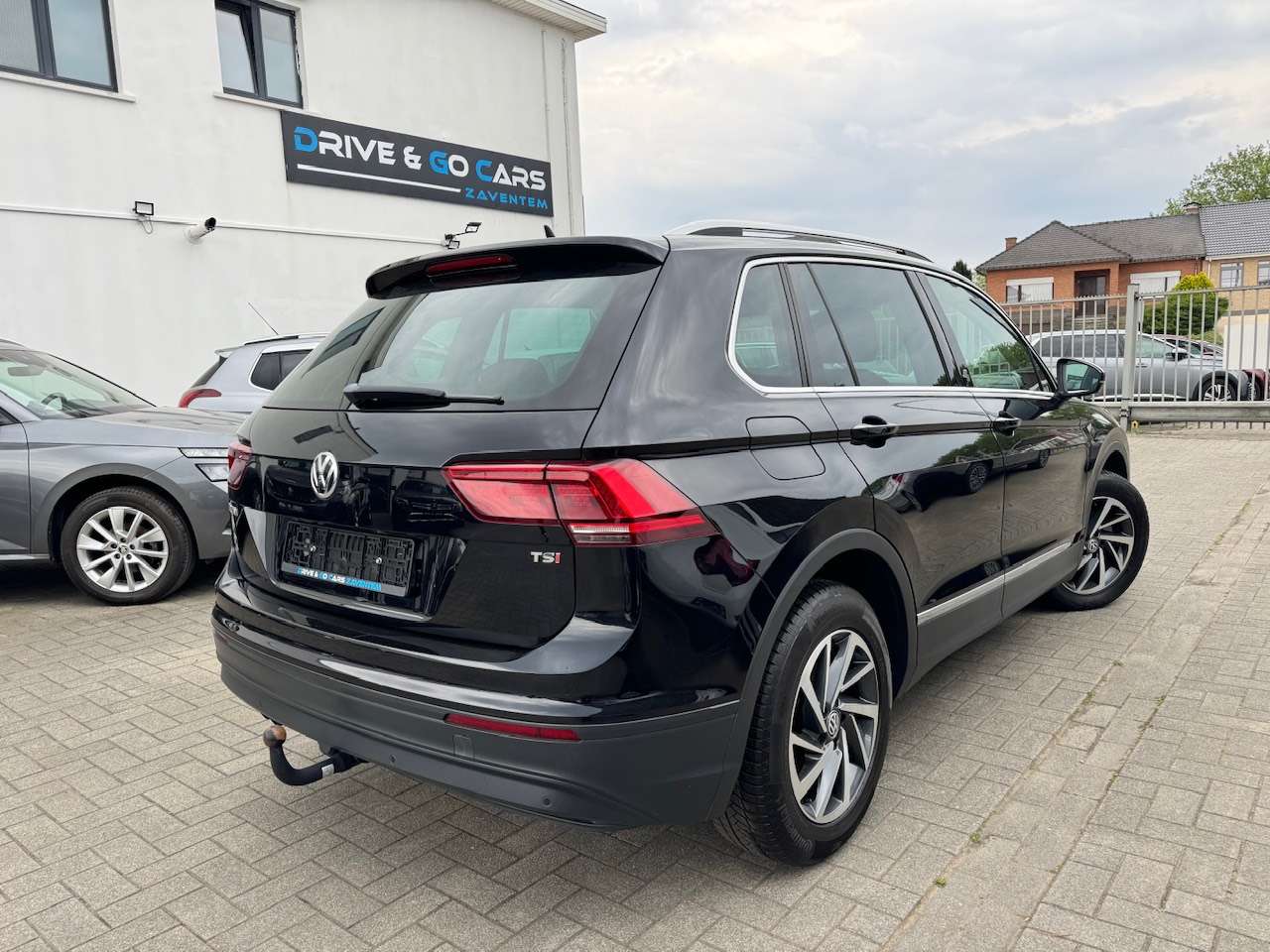 Volkswagen Tiguan 1.4 TSi - CarPlay ** 1 JAAR GARANTIE ** !!