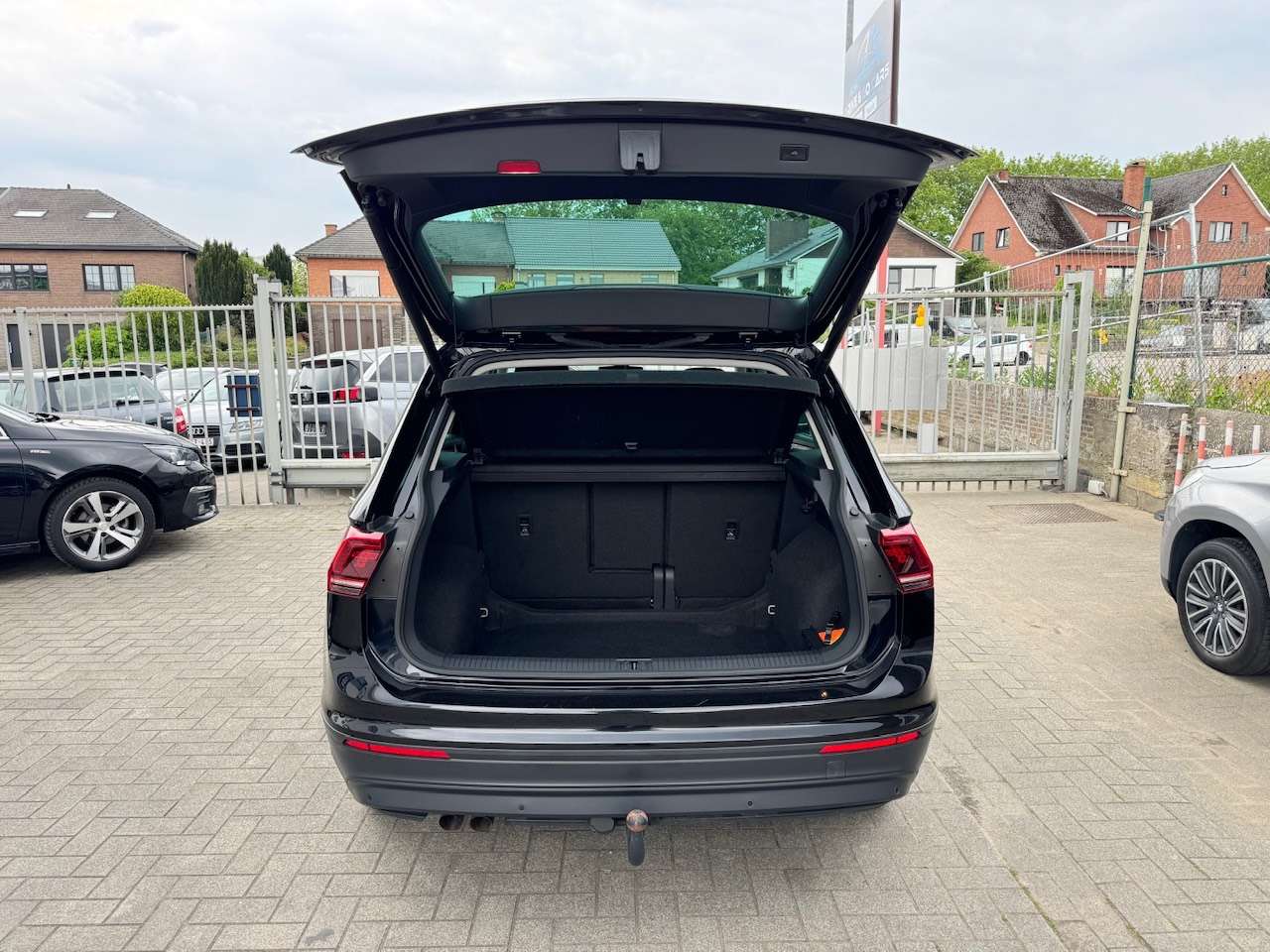 Volkswagen Tiguan 1.4 TSi - CarPlay ** 1 JAAR GARANTIE ** !!
