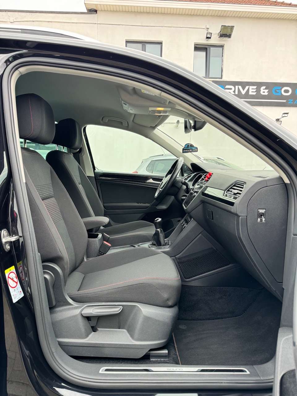 Volkswagen Tiguan 1.4 TSi - CarPlay ** 1 JAAR GARANTIE ** !!
