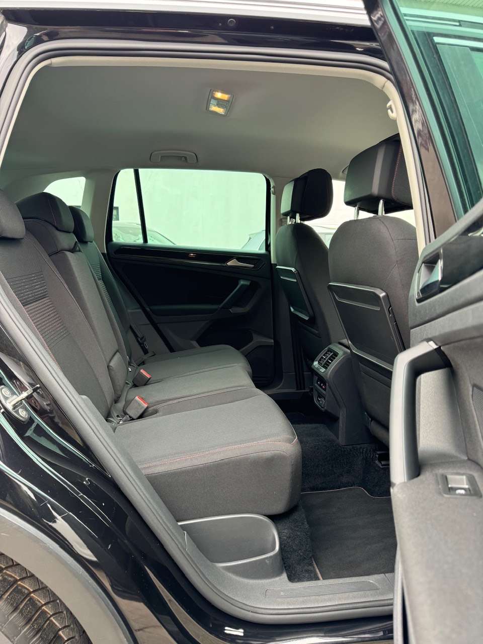 Volkswagen Tiguan 1.4 TSi - CarPlay ** 1 JAAR GARANTIE ** !!