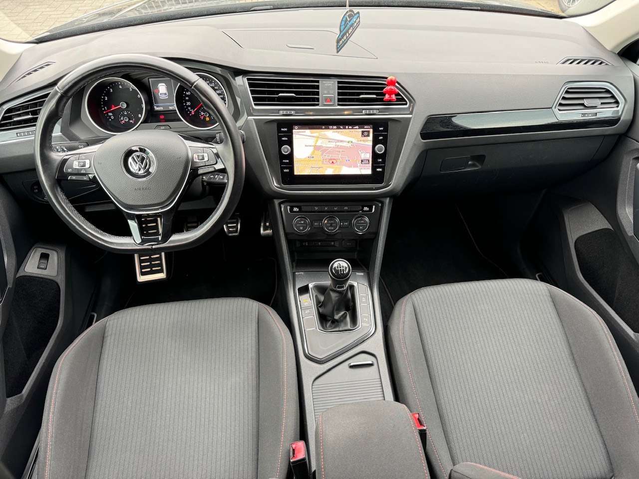 Volkswagen Tiguan 1.4 TSi - CarPlay ** 1 JAAR GARANTIE ** !!