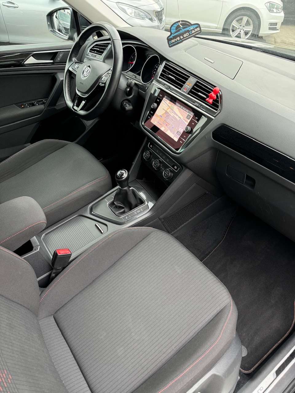 Volkswagen Tiguan 1.4 TSi - CarPlay ** 1 JAAR GARANTIE ** !!