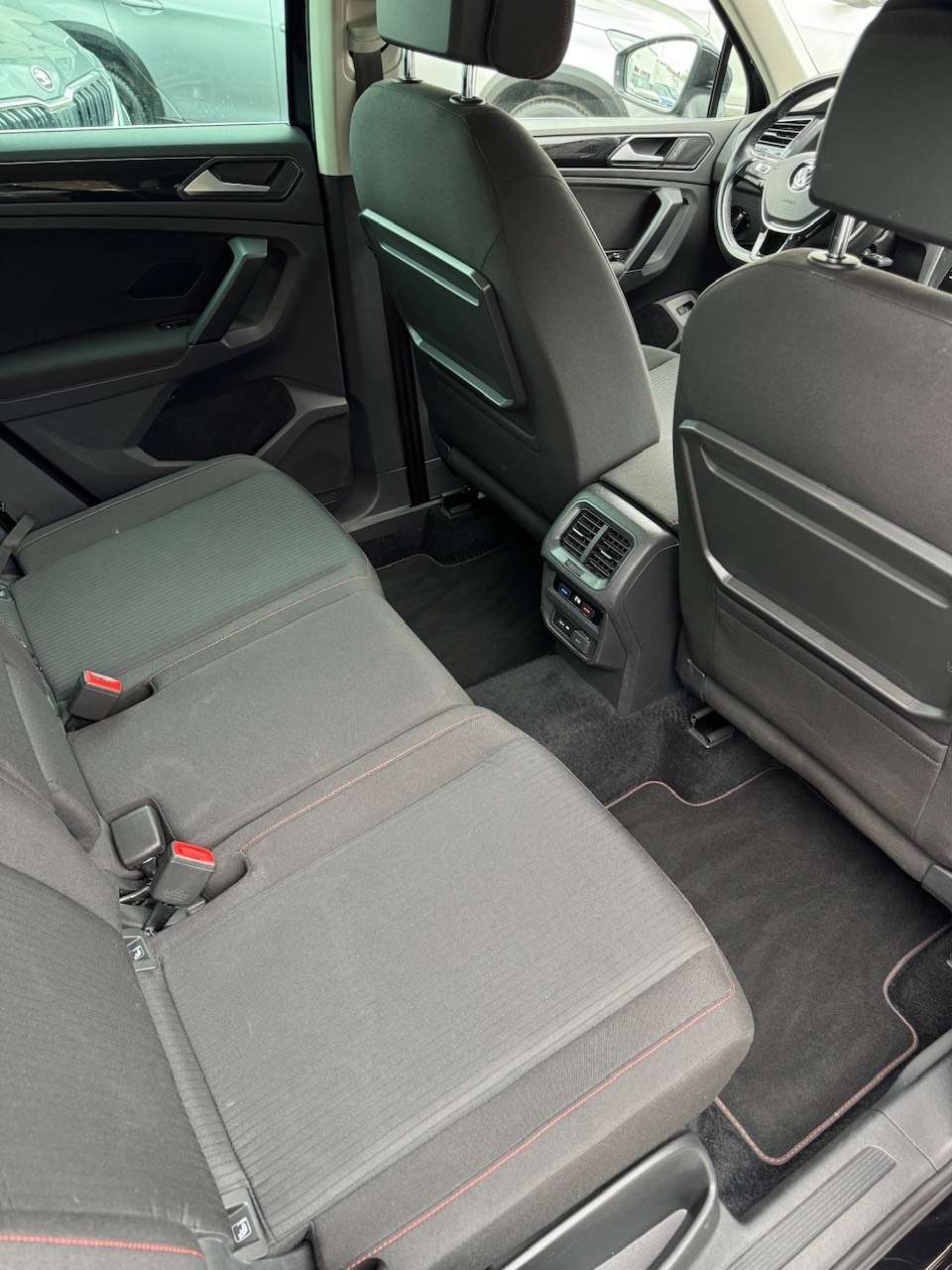 Volkswagen Tiguan 1.4 TSi - CarPlay ** 1 JAAR GARANTIE ** !!