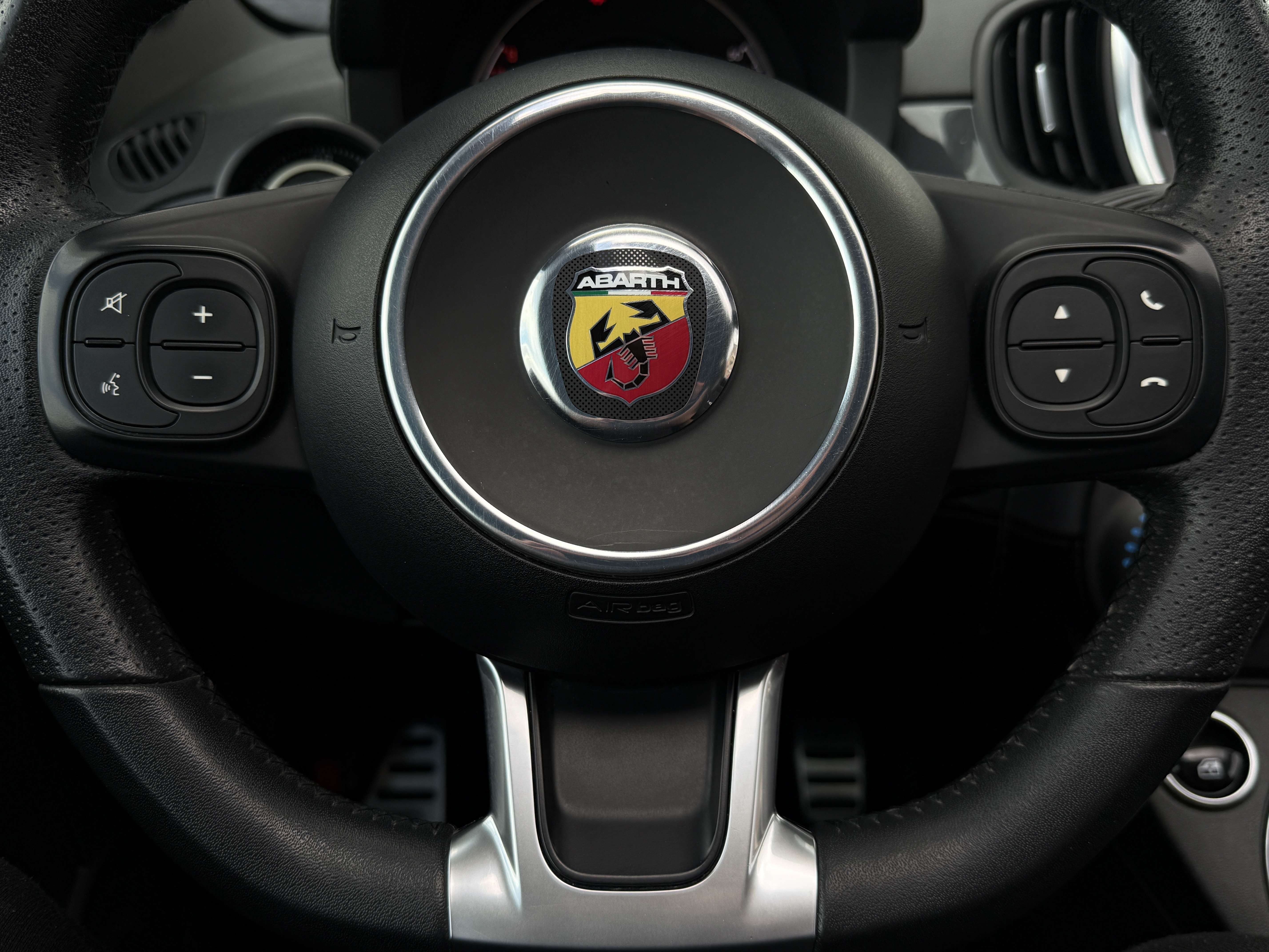 Abarth 595C 595C 1.4 T-Jet 145cv Cabrio /Carplay/Led/Pdc/Garantie/
