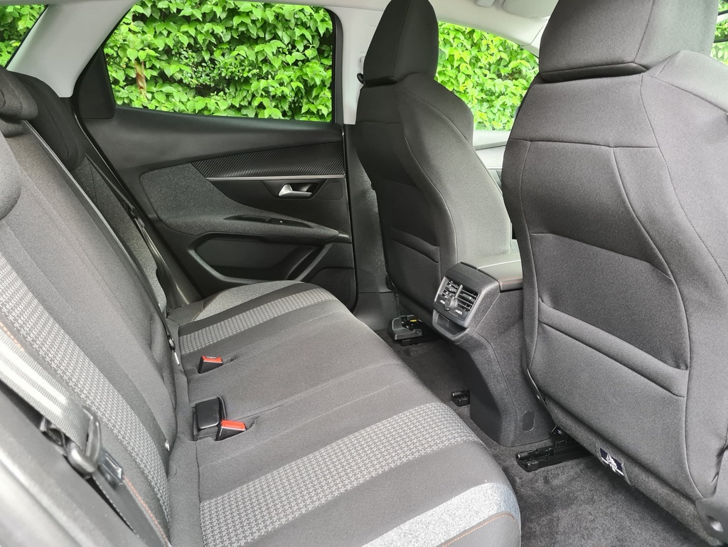 Peugeot 3008 II 1.6 BLUEHDI 120 S&amp;S ACTIVE BUSINESS EAT6