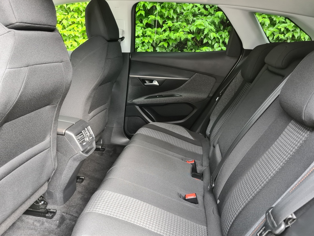 Peugeot 3008 II 1.6 BLUEHDI 120 S&amp;S ACTIVE BUSINESS EAT6