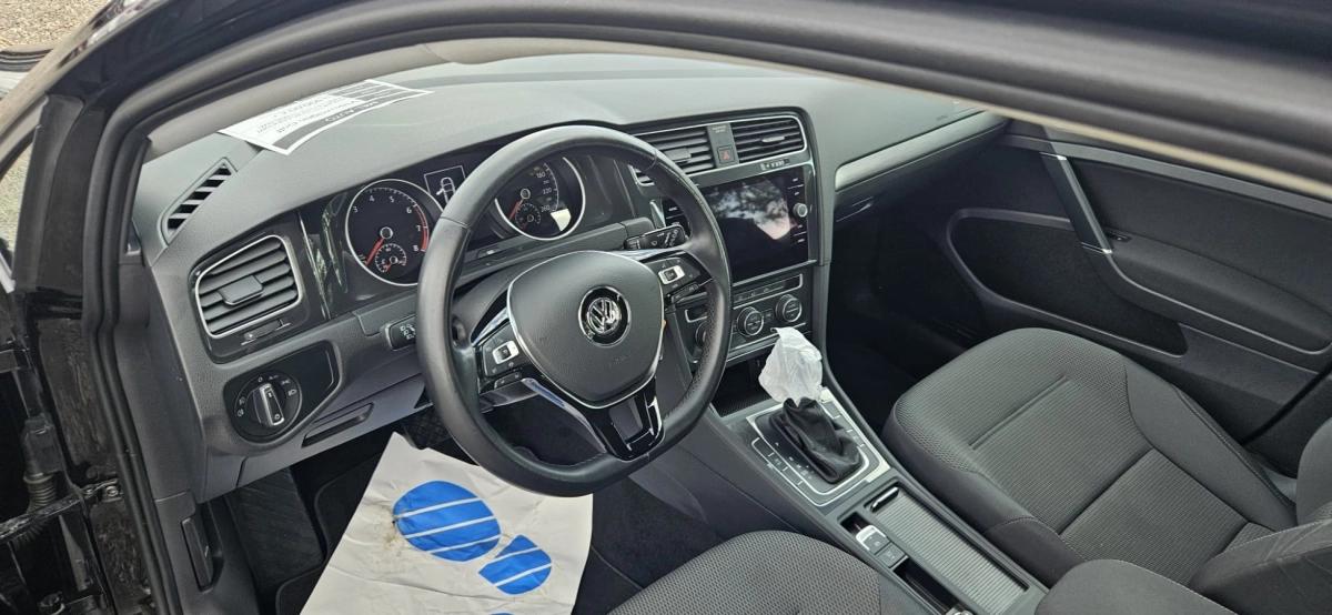 Volkswagen Golf 1.0 TSI 115 CONFORT LINE BUSINESS DSG 9575 HT 1ére main
