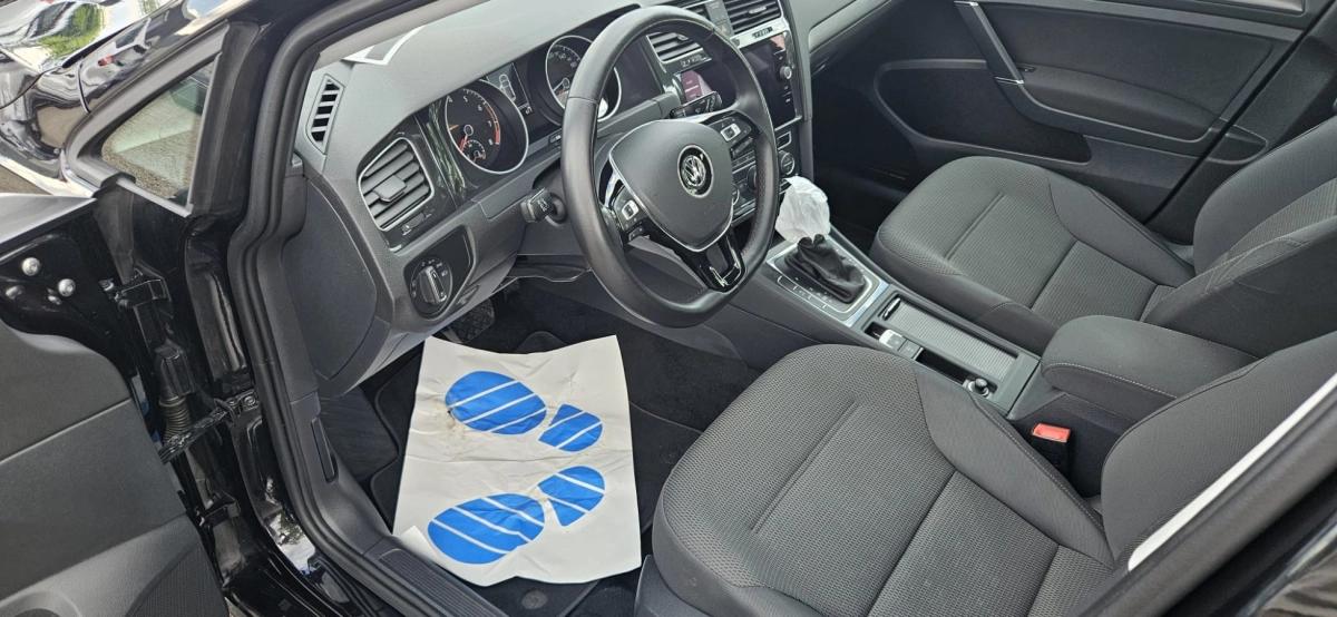 Volkswagen Golf 1.0 TSI 115 CONFORT LINE BUSINESS DSG 9575 HT 1ére main