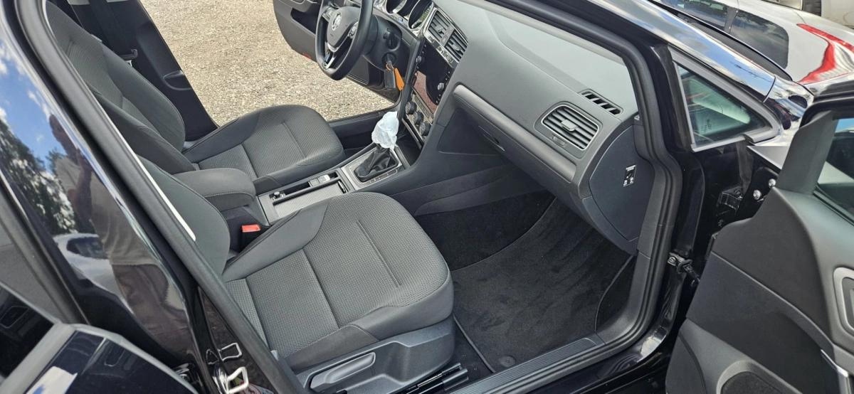 Volkswagen Golf 1.0 TSI 115 CONFORT LINE BUSINESS DSG 9575 HT 1ére main