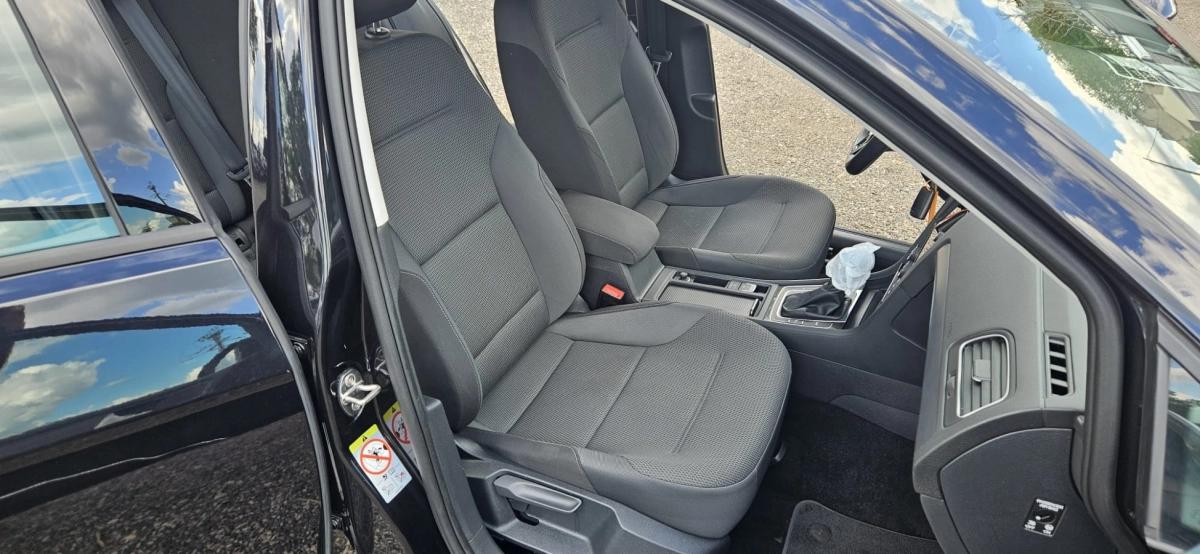 Volkswagen Golf 1.0 TSI 115 CONFORT LINE BUSINESS DSG 9575 HT 1ére main