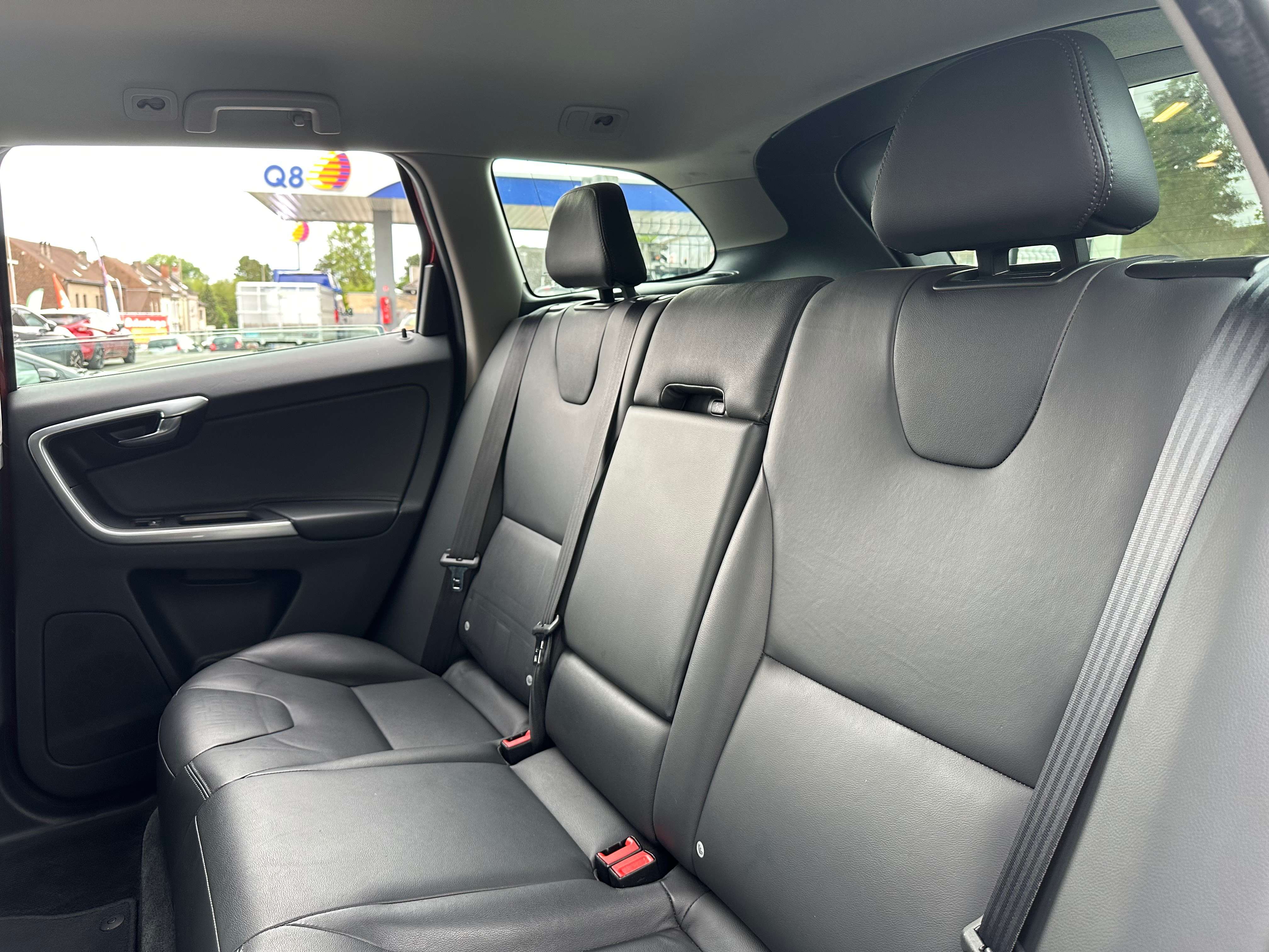 Volvo XC60 2.0*1ER MAIN*EURO 6*CARNET FULL VOLVO*CUIR*EXCELLENT ETAT*GARANTIE 12 MOIS*