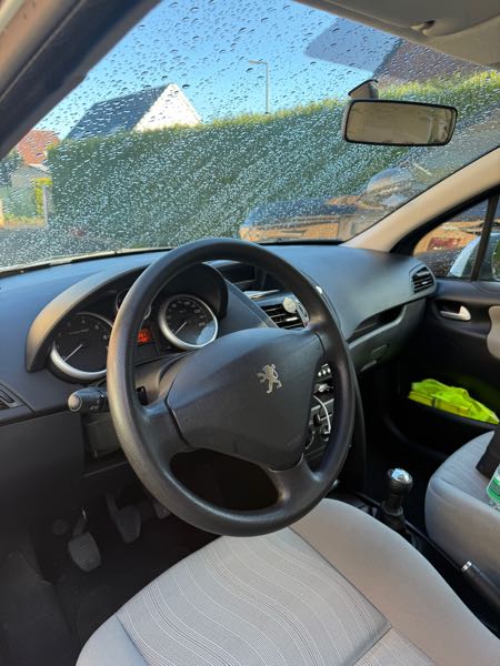 Peugeot 207 1.4 16V 90 URBAN 3P