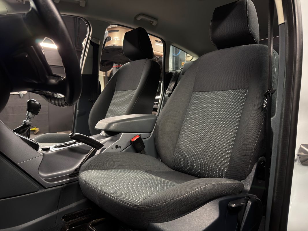 Ford C-max II BUSINESS NAV 1.6 TDCI 115 Cv ATTELAGE / 5 PLACES BVM6 CRIT AIR 2