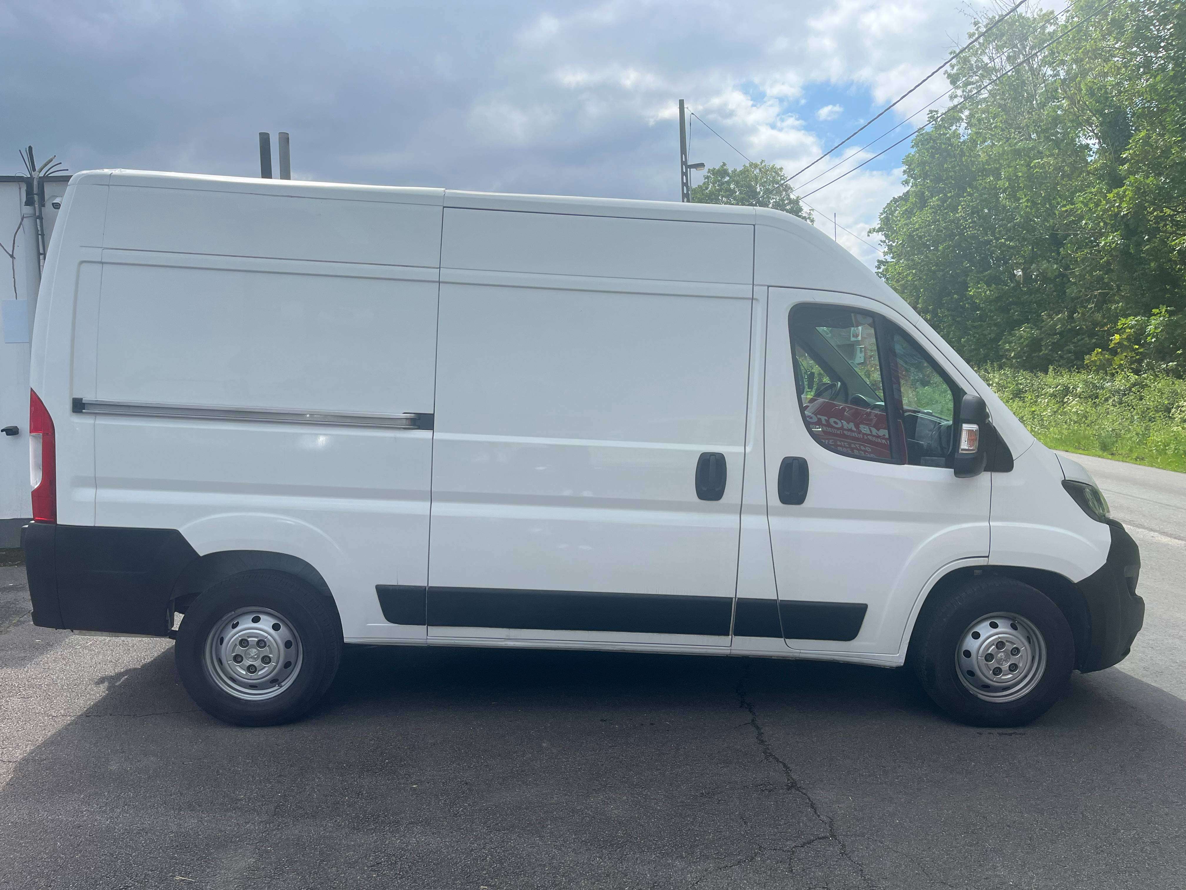 Peugeot Boxer HDI L2H2 NAVI - AIRCO -AIRO-12.975€+BTW/TVA