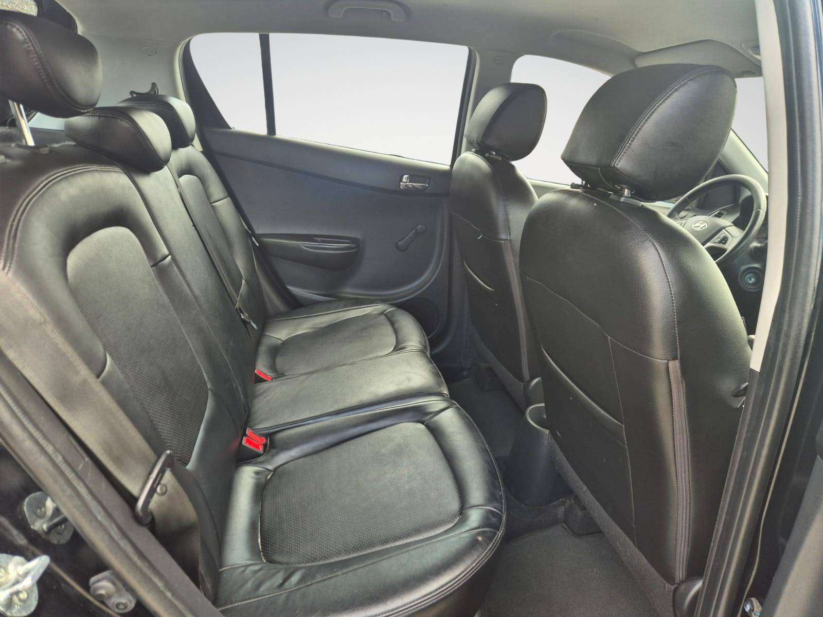 Hyundai i20 1.2i Blackline / Cuir / USB / MP3 / Garantie 12 Mois
