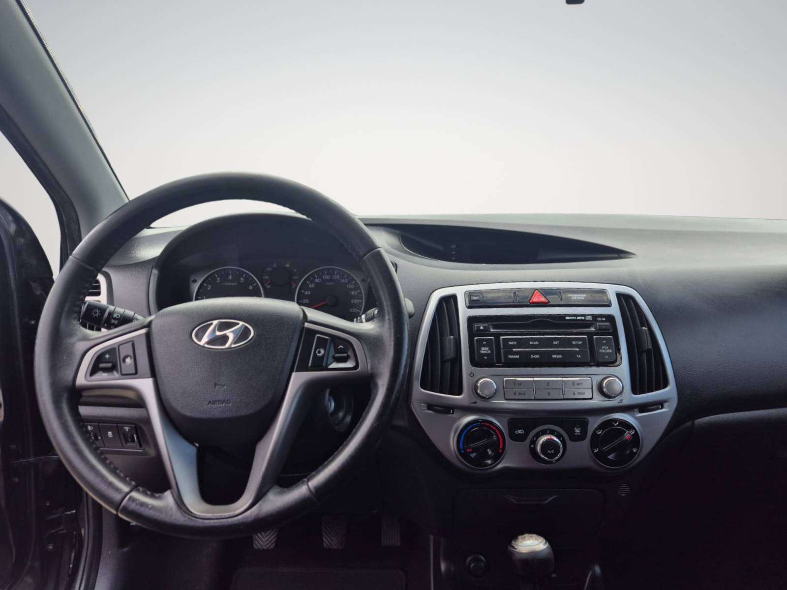 Hyundai i20 1.2i Blackline / Cuir / USB / MP3 / Garantie 12 Mois