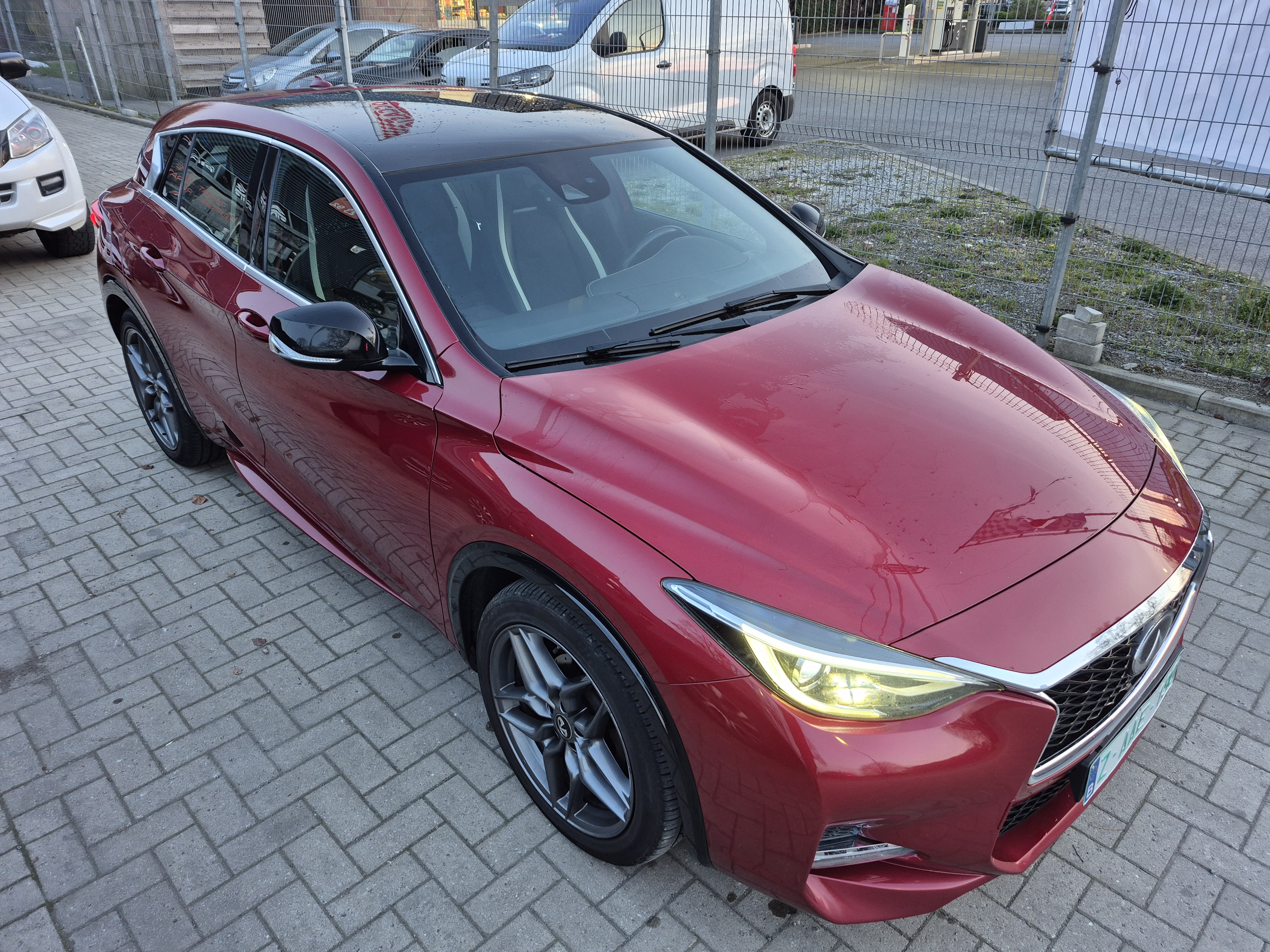 Infiniti Q30 1.5D 109 BUSINESS EXECUTIVE